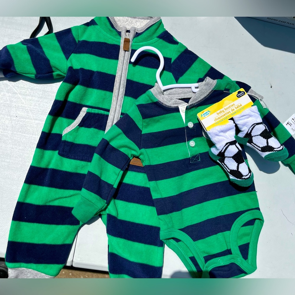 Stripped Soccer set! 0-3 months